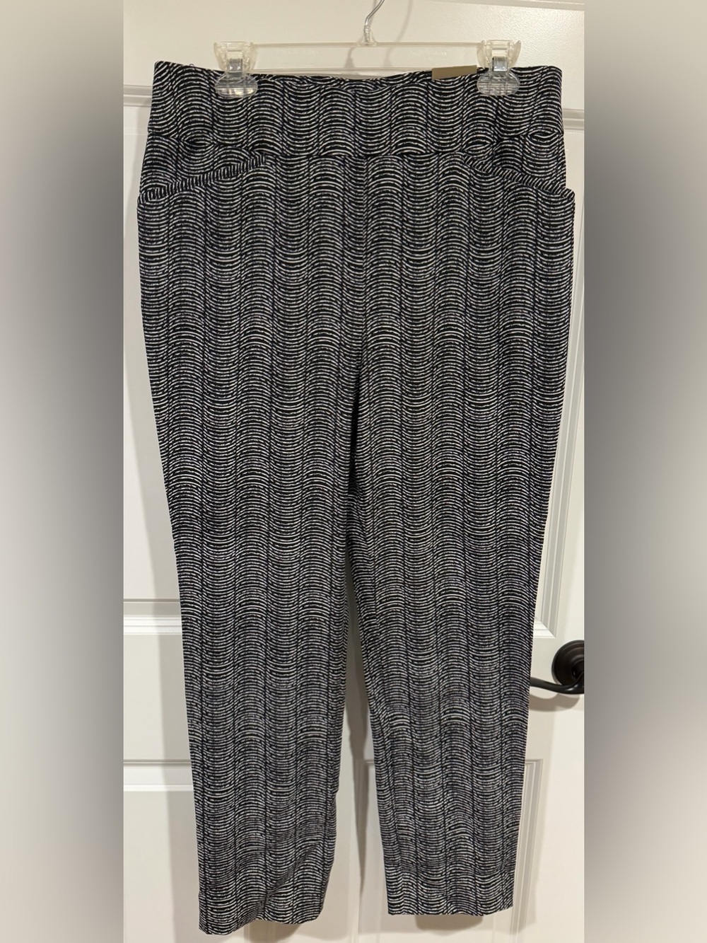 NWT Chico’s Size 1.5 (10) Perfect Stretch Josie Slim Ankle Pull On Pants